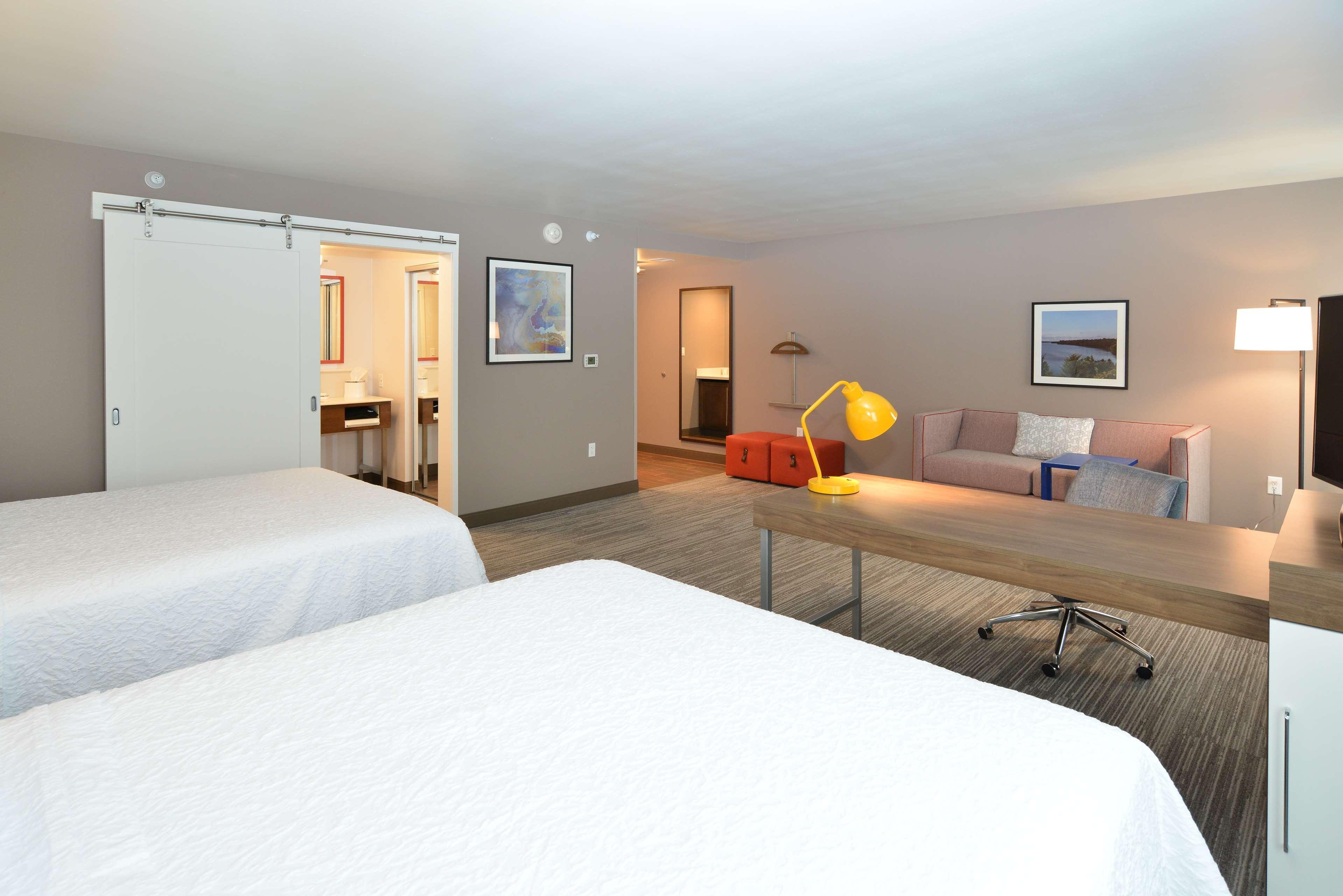 Hampton Inn&Suites Menomonie-UW Stout Extérieur photo