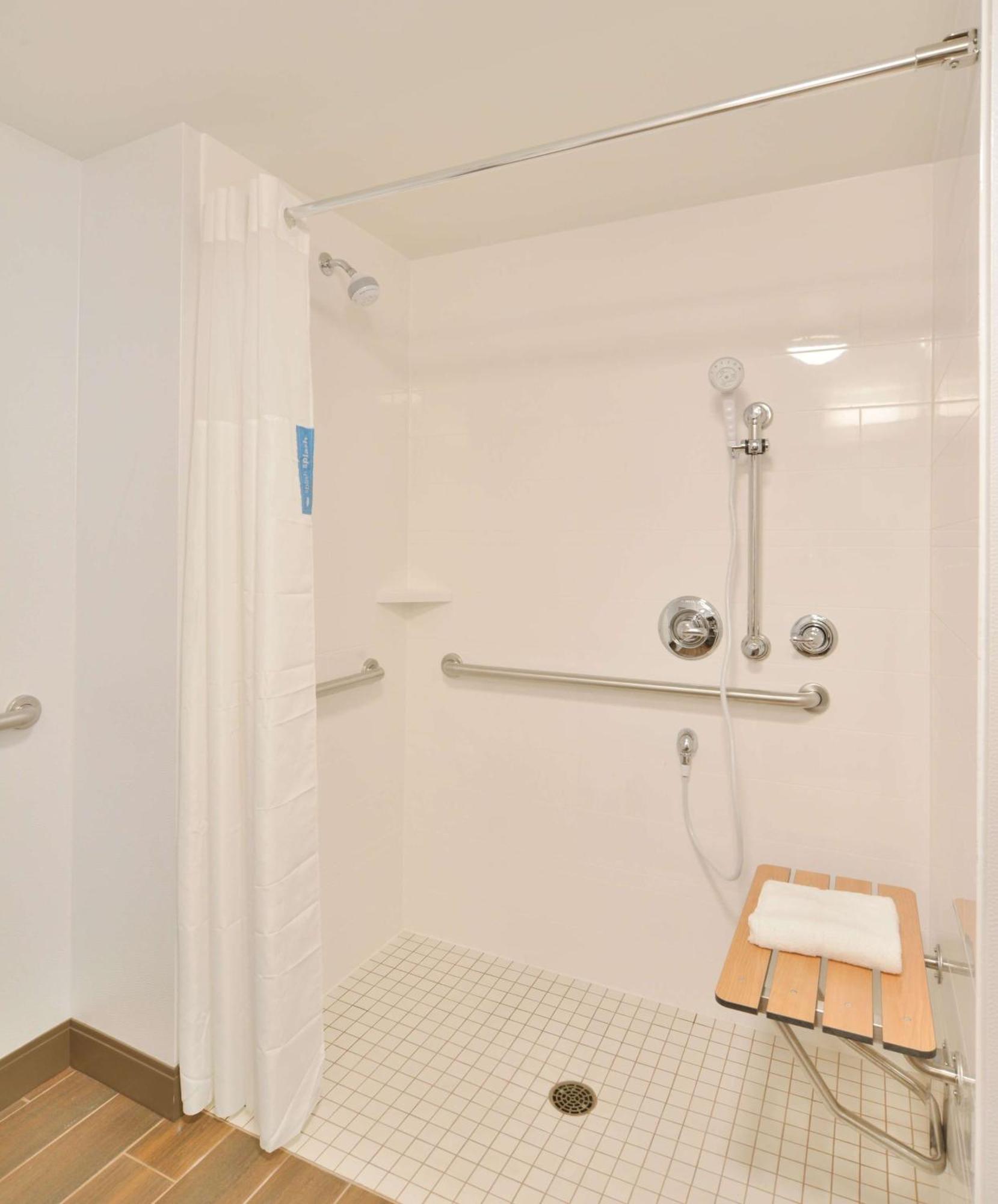 Hampton Inn&Suites Menomonie-UW Stout Extérieur photo